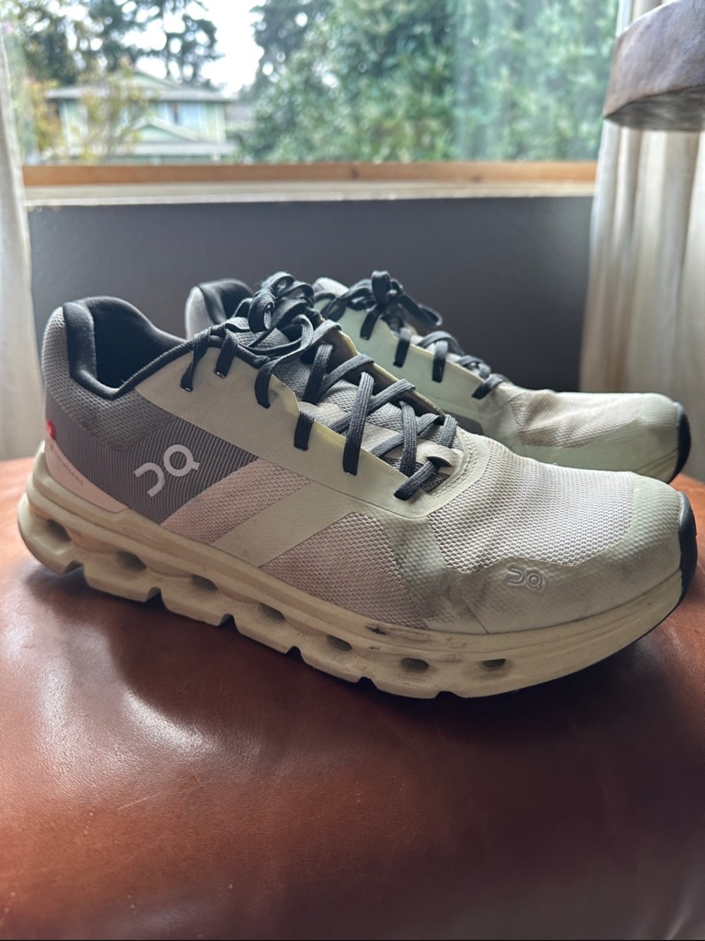 On Running womens Cloud Sneakers